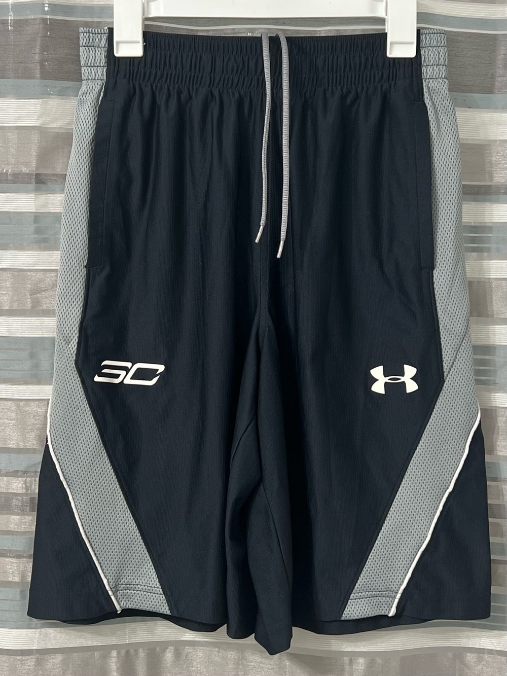 Under Armour Steph Curry Men’s Black & Gray Athletic Basketball Shorts